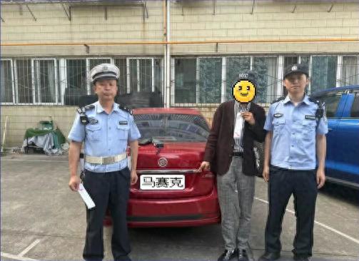 啥？醉驾查处案竟发生在派出所办事窗口前，咋回事？  第1张
