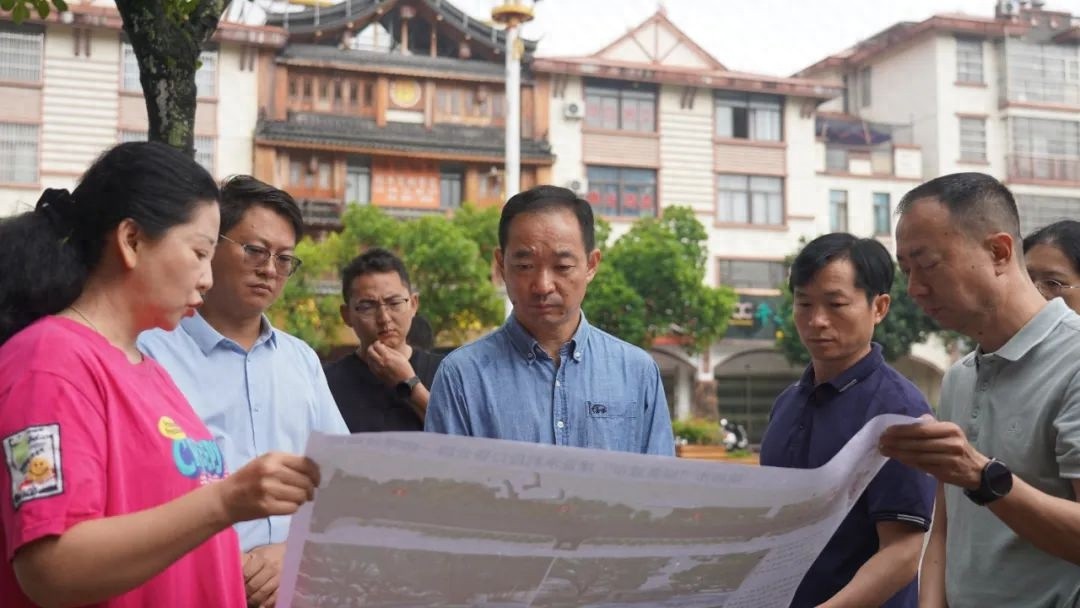 5月13日毛晓实地调研瑞丽大道口袋公园建设！重点都在这儿？