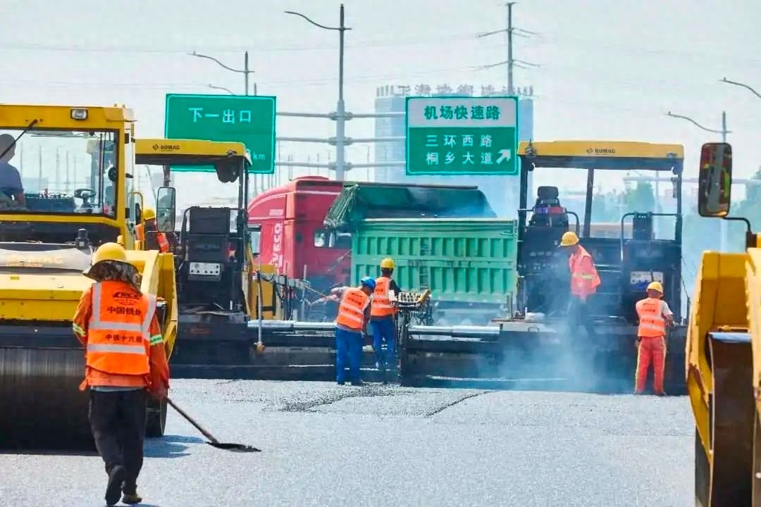 桐乡大道射线工程沥青铺装完工！2.4千米线路有何亮点？