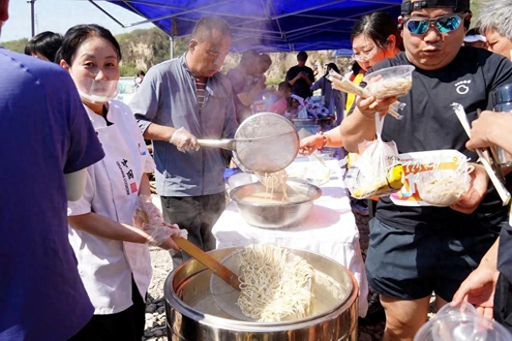 2025年陉马·行半程马拉松赛落幕半月余，这家姊妹花酒店凭啥火出圈？