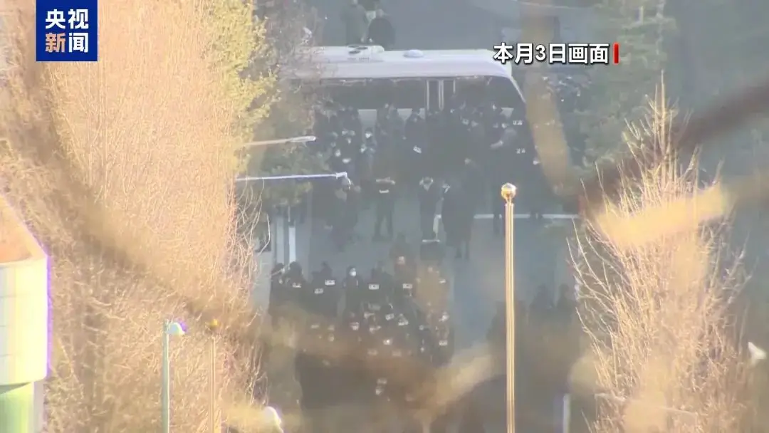韩国宪政史上首次！现职总统尹锡悦被捕，背后真相究竟为何？  第5张