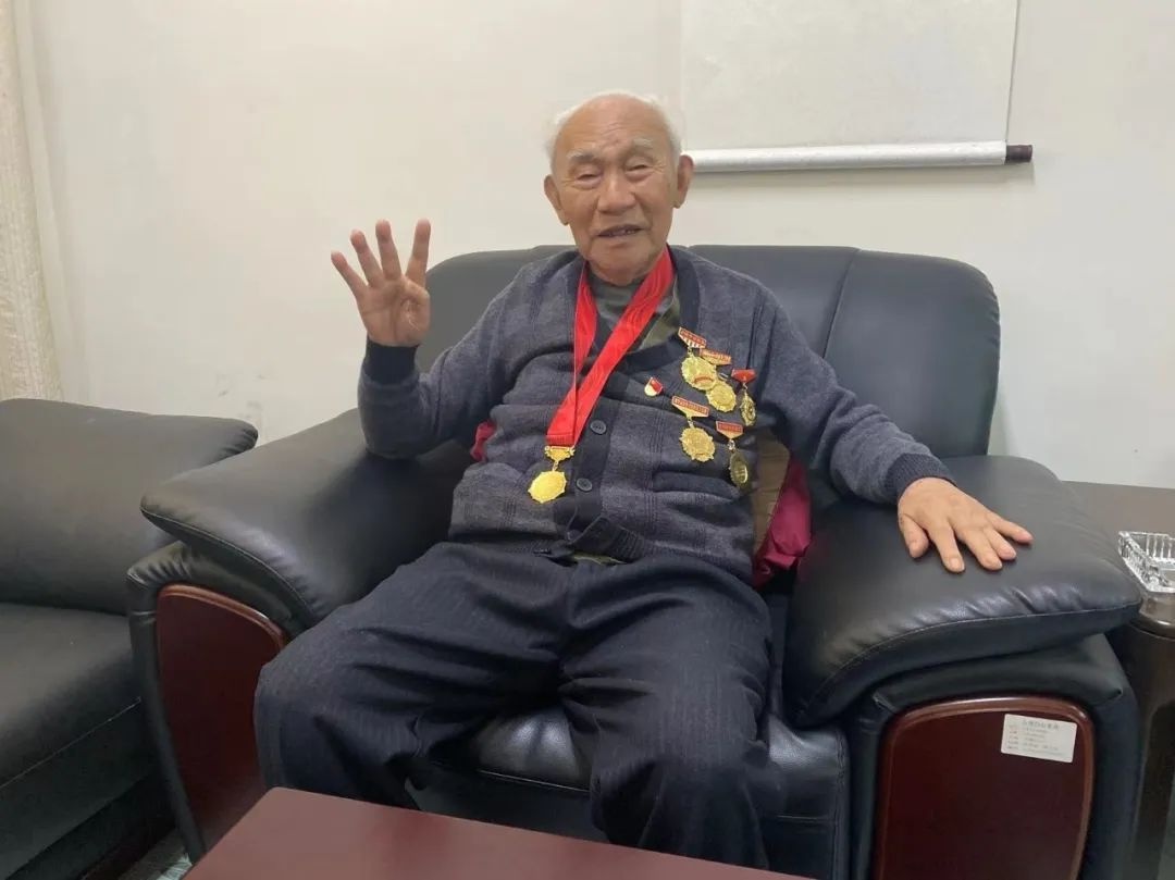 赵栋贤校长荣登中国好人榜！他的敬业奉献精神为何感动了无数人？  第2张