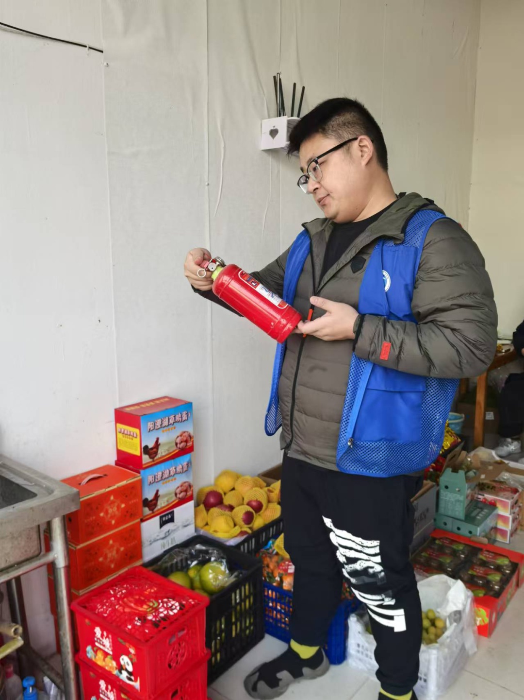 年关将至，社区安全如何保障？网格员朱伟、郑超的暖心行动揭秘  第4张