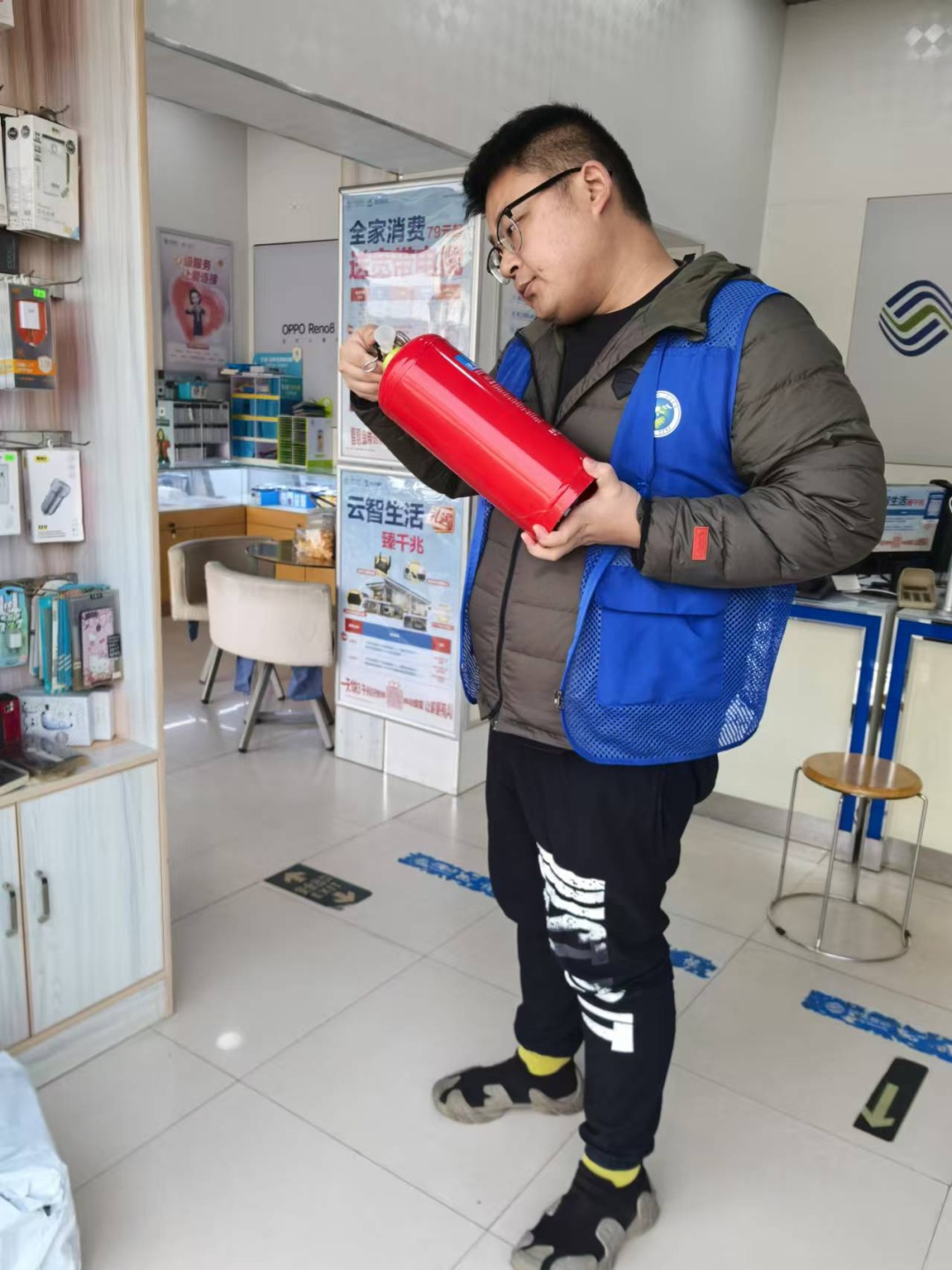 年关将至，社区安全如何保障？网格员朱伟、郑超的暖心行动揭秘  第5张