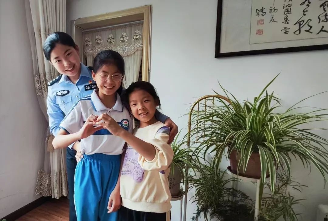 你知道身边的警察故事有多感人吗？听听这些平凡守护者的不平凡时刻  第2张