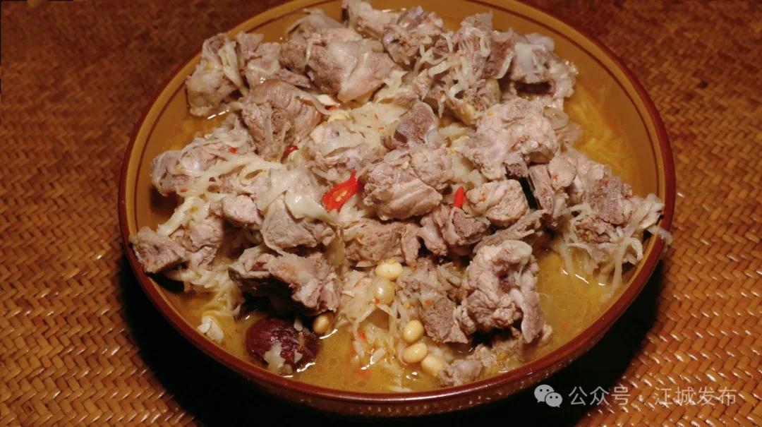 曲水镇的竹筒佳肴：为何这里的竹筒饭香气四溢，让人垂涎三尺？  第10张