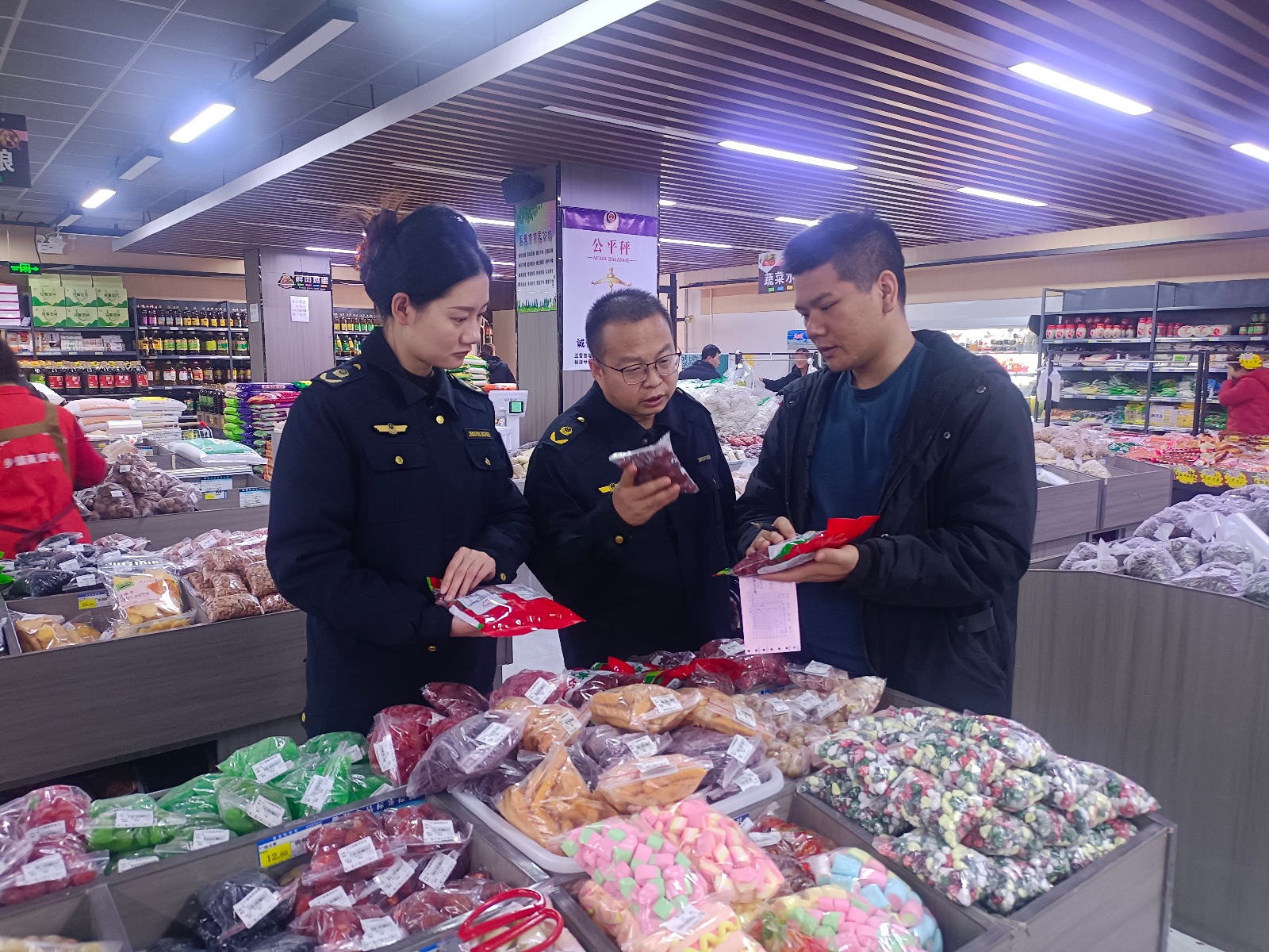春节食品安全大检查！甘州区如何确保你的餐桌安全无忧？  第2张