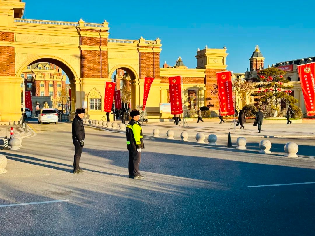 零下20℃的坚守！伊金霍洛交警如何用责任与担当为两会保驾护航？  第3张