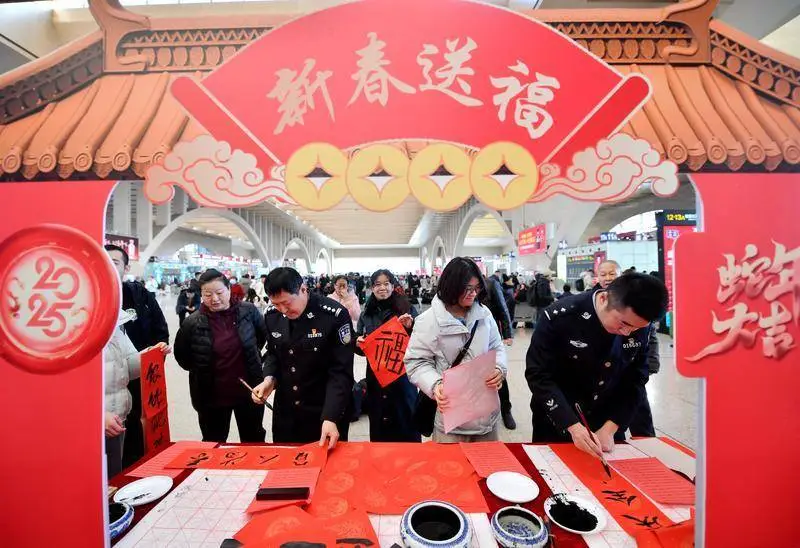 2025年春运首日，全国铁路人潮涌动！你准备好迎接这场世界最大规模的人口迁徙了吗？  第10张