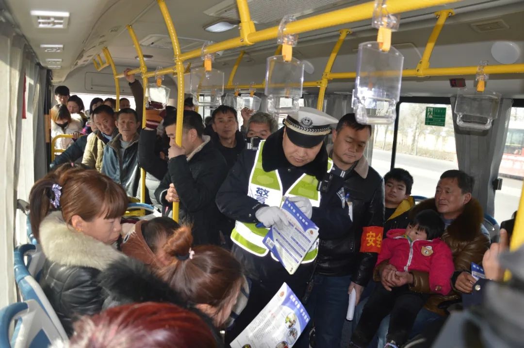 2025春运大幕开启！安徽交警如何护航你的归乡路？  第3张
