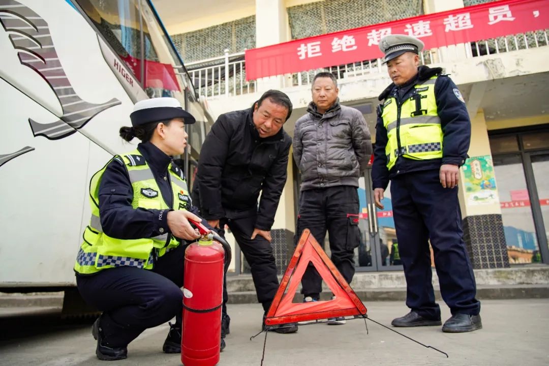 2025春运大幕开启！安徽交警如何护航你的归乡路？  第9张