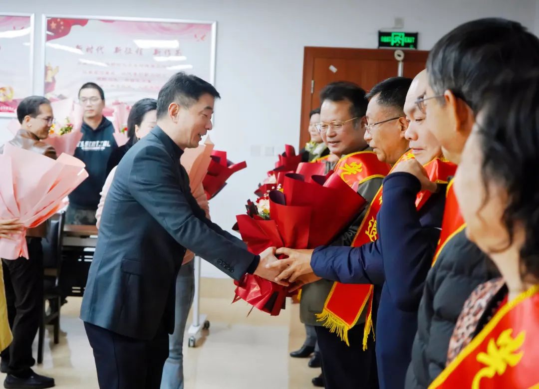 泉州市第一医院退休职工座谈会：他们如何见证并推动医院高质量发展？  第2张