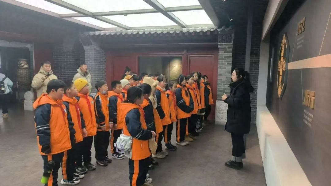 非遗剪纸进校园，孩子们的文化自信从何而来？