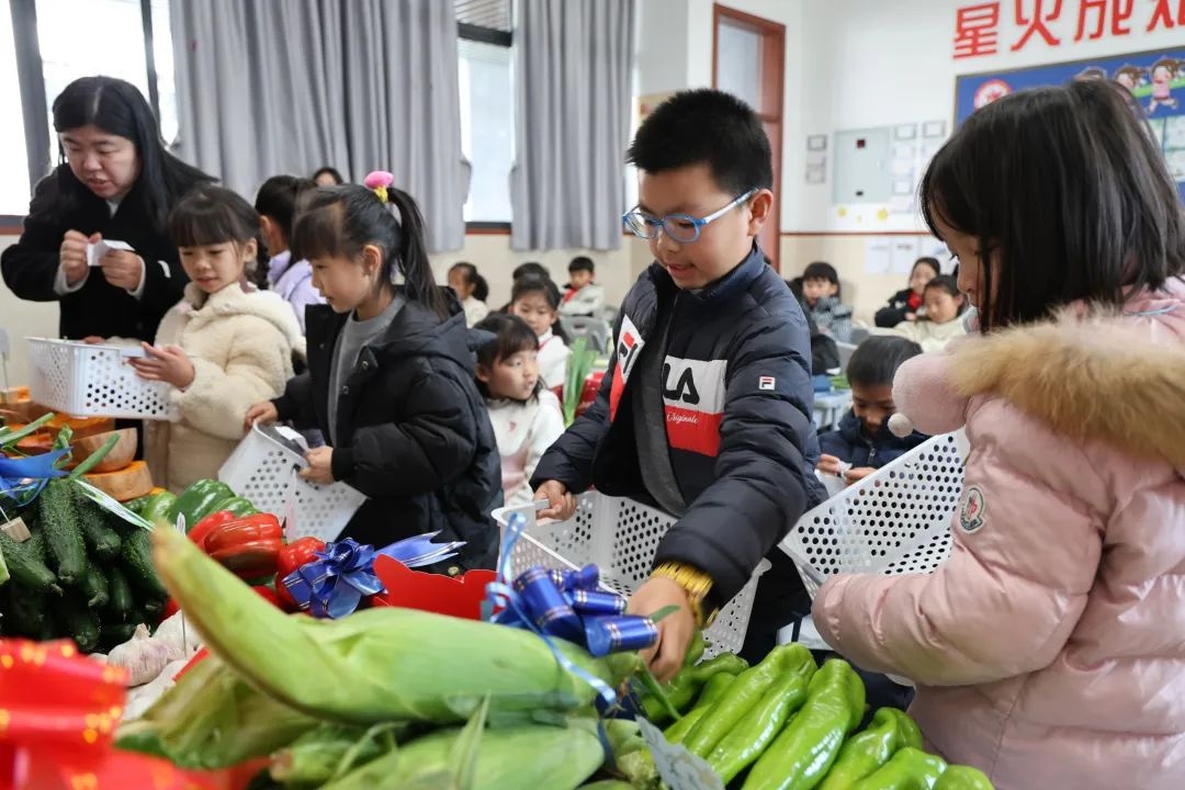 孩子们期末竟然收到蔬菜大礼包！这样的奖励你见过吗？  第5张