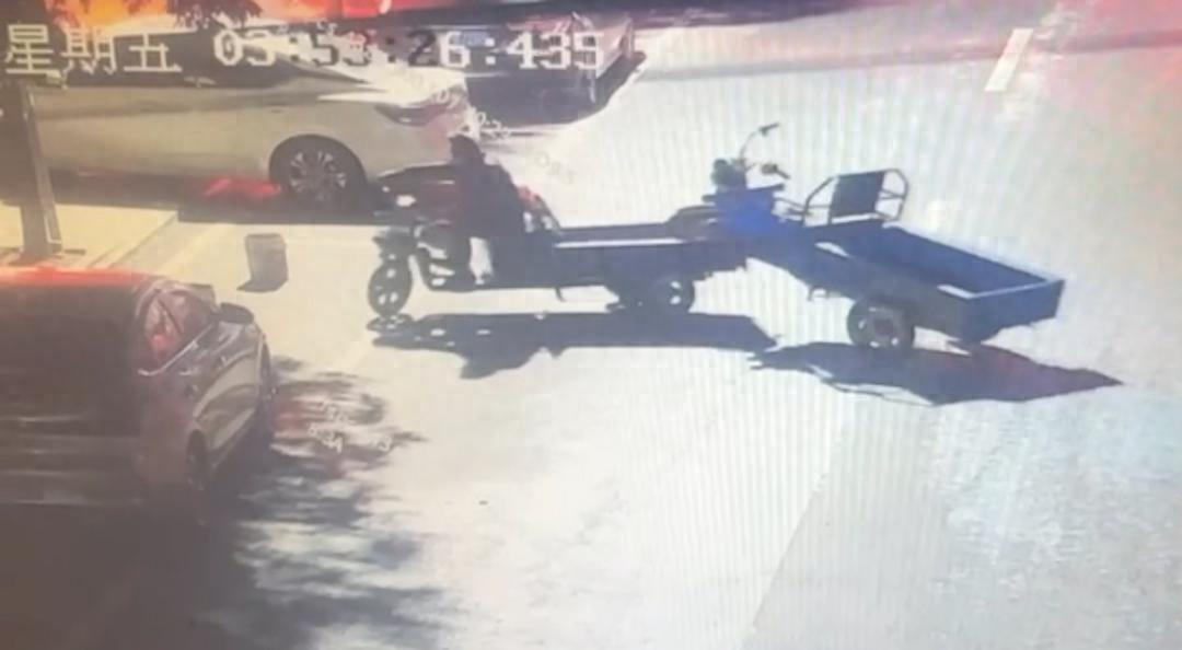 凌晨3点，他为何盯上了路边未上锁的三轮车？真相令人  第1张