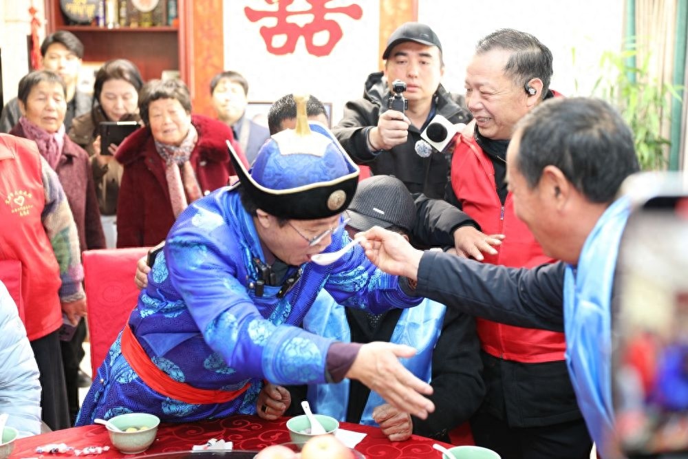 失散65年的亲人终团圆！这顿元宵饭等得值吗？