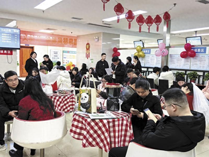 情人节领证大排长龙！你知道如何快速办理婚姻登记吗？