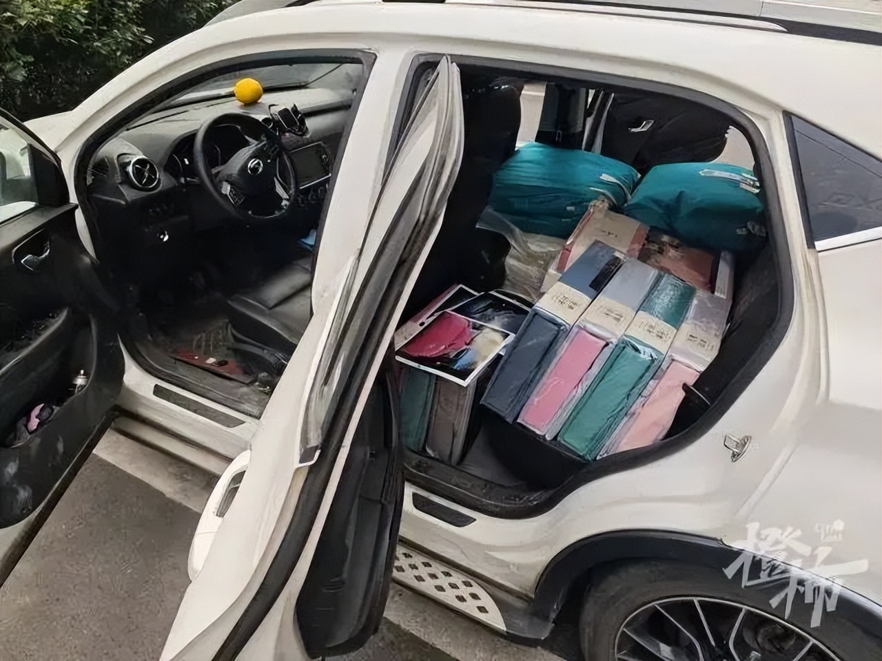 网红主播汪某直播间大卖高仿珠宝，竟非法获利8万元！你还在买吗？  第4张