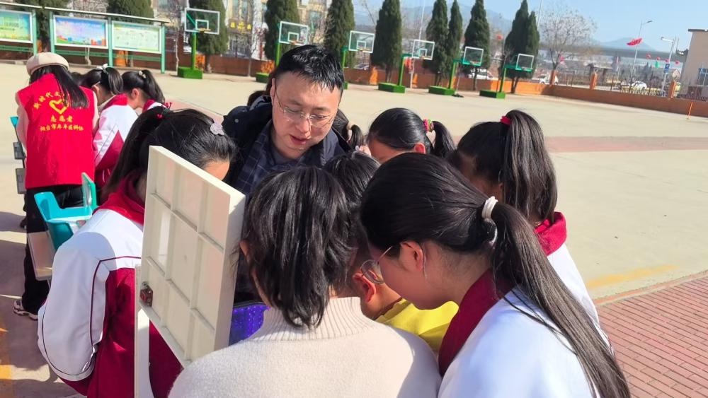 科普大篷车如何成为孩子们眼中的移动科学城堡？  第2张