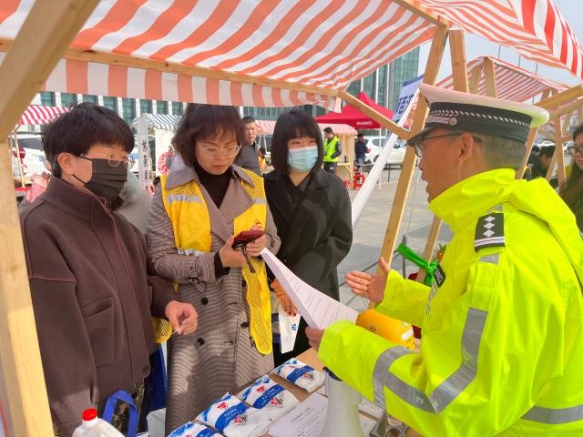 津南区双港镇首届公益志愿服务总结大会，志愿微光如何点亮魅力之城？  第4张