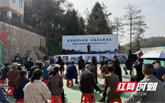 20余位艺术家齐聚湘西秘境，水墨丹青如何定格千年诗意栖居？