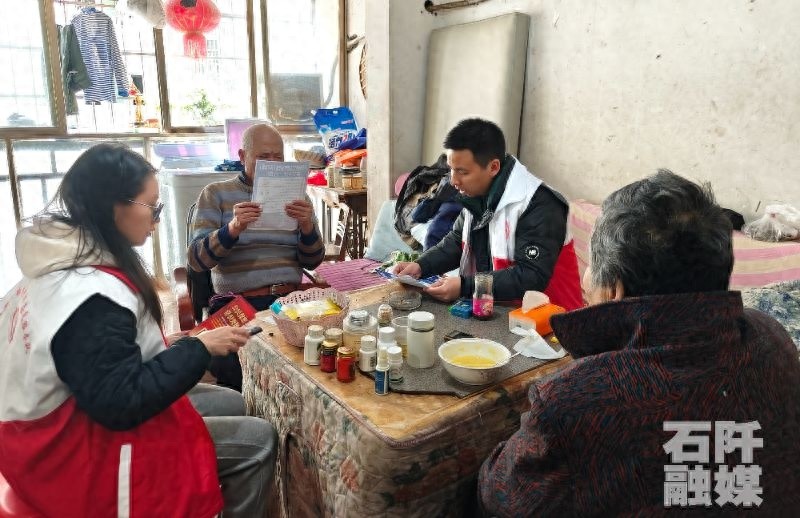 石阡汤山街道城北社区志愿者上门服务！温暖之举为何如此打动人心？