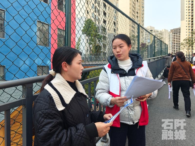 石阡汤山街道城北社区志愿者上门服务！温暖之举为何如此打动人心？  第2张
