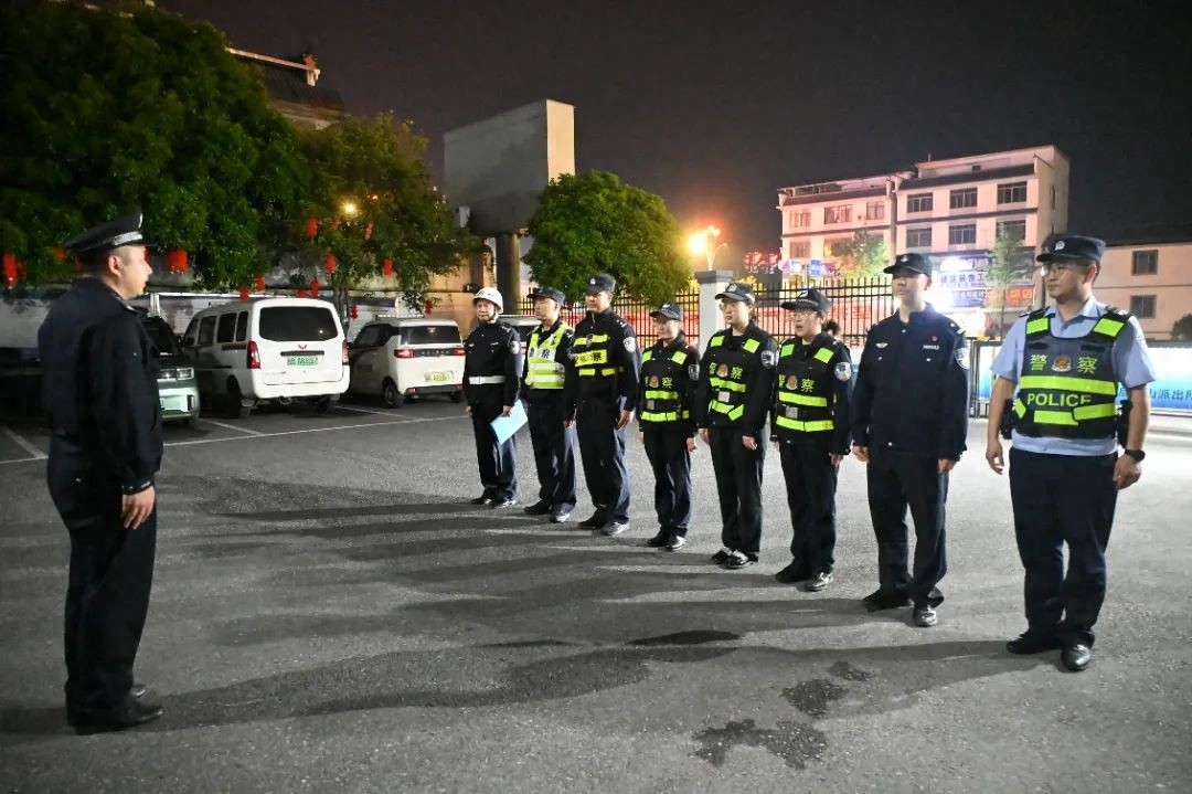 雁山派出所接警后多方联动，能否成功找回走失老人令人期待