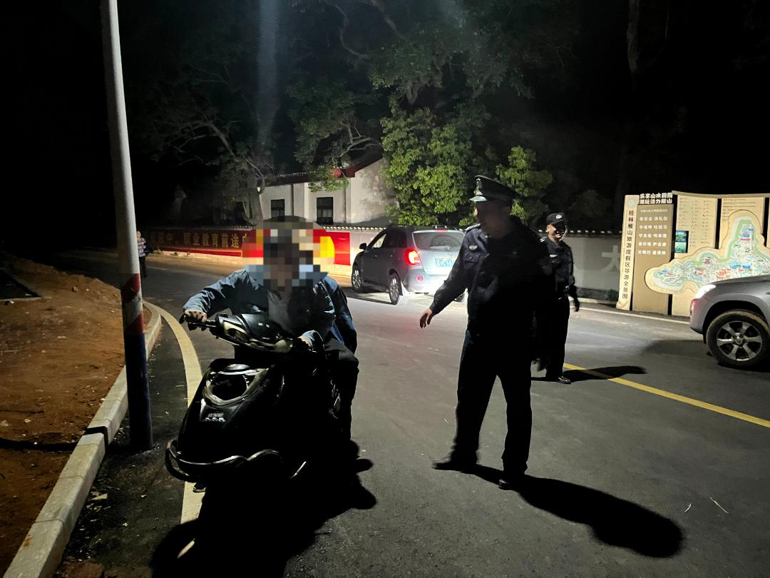 雁山派出所接警后多方联动，能否成功找回走失老人令人期待  第3张