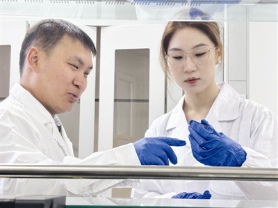 研发骨干李成的窗前奇观:玻璃幕墙为何泛起海浪波纹?揭秘深海数据背后的故事 第2张 研发骨干李成的窗前奇观:玻璃幕墙为何泛起海浪波纹?揭秘深海数据背后的故事 第2张