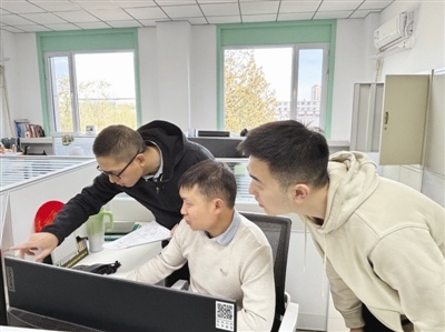 研发骨干李成的窗前奇观:玻璃幕墙为何泛起海浪波纹?揭秘深海数据背后的故事 第3张 研发骨干李成的窗前奇观:玻璃幕墙为何泛起海浪波纹?揭秘深海数据背后的故事 第3张