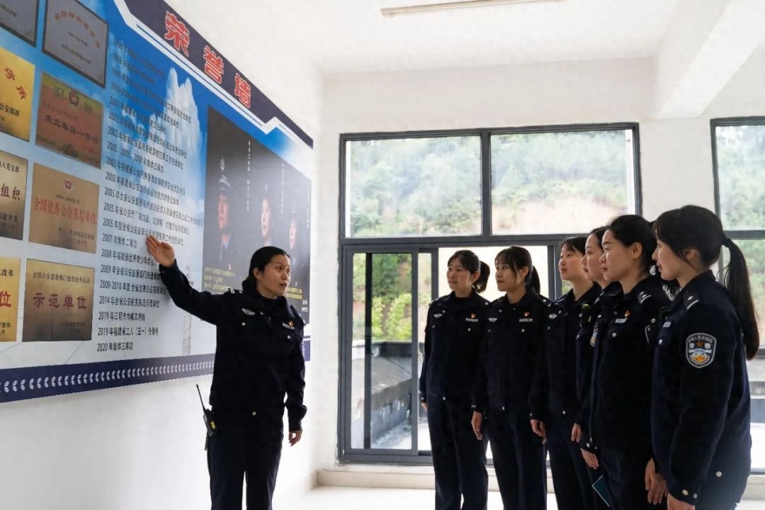 33岁女警如何用温暖融化高墙内的坚冰？看三明市看守所的感人故事  第1张