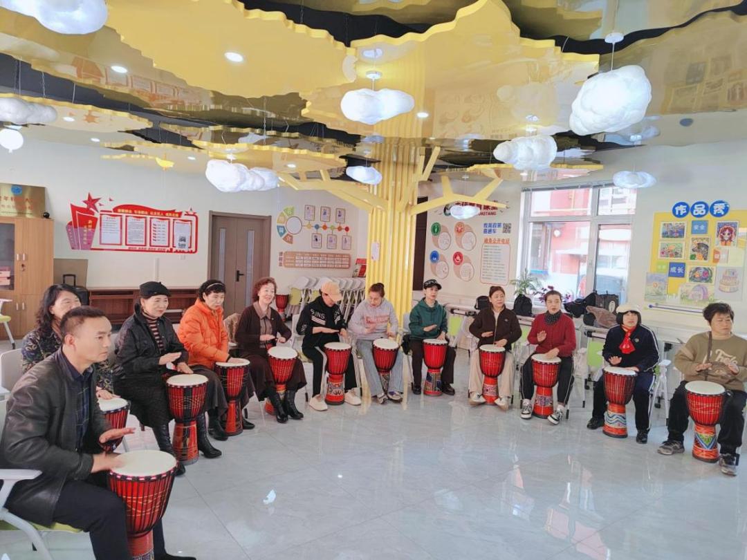 非洲鼓课程引爆社区热情！一路生花如何让居民从生疏到整齐划一？  第2张