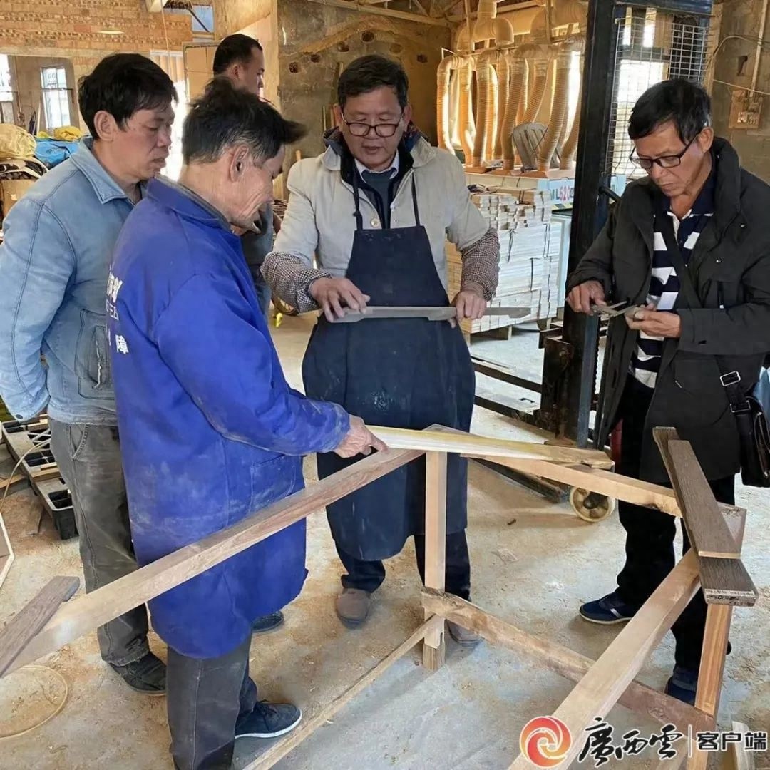 4月9日！浦北李传强传承藤编非遗，泳捷制衣工人忙碌接单，未来如何？  第1张