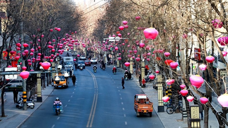 清水县春节装饰大揭秘！3000灯笼与桃花共舞，你准备好迎接这场视觉盛宴了吗？  第1张