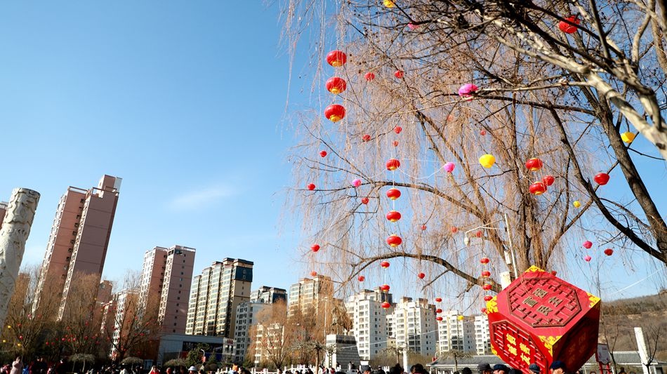 清水县春节装饰大揭秘！3000灯笼与桃花共舞，你准备好迎接这场视觉盛宴了吗？  第3张