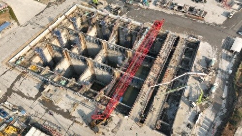 张靖皋长江大桥南锚碇封底完成，世界最大复合地连墙锚碇基础如何建成？