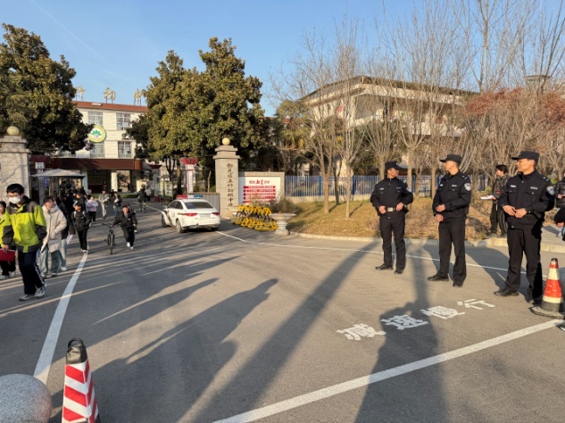 寒假安全大礼包！西安民警进校园，教你如何远离危险、平安过假期  第2张