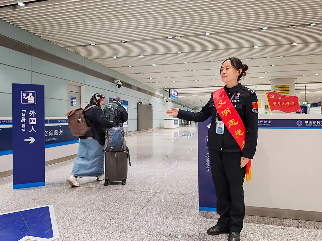 2025春节昆明口岸出入境客流激增34%!你准备好迎接高峰了吗? 第2张 2025春节昆明口岸出入境客流激增34%!你准备好迎接高峰了吗? 第2张