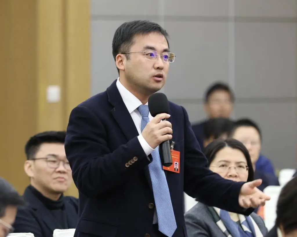 大学四年变三年？姜雪峰教授提出惊人建议，就业难题能否迎刃而解