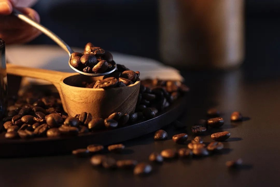 科学补钙大揭秘：早晚一杯奶真的最有效吗？不同年龄段补钙需求大不同  第4张