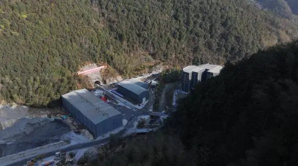 华东最长山岭隧道贯通！衢丽铁路如何改变浙西南交通格局？