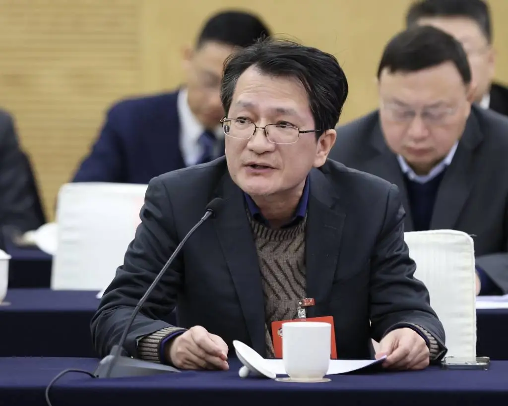 淘旧书的乐趣为何大打折扣？上海仅剩一家旧书店的坚守与挑战