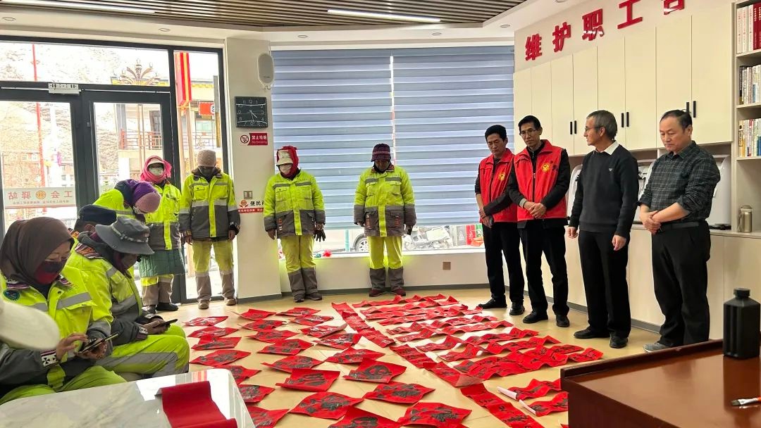 春节将至，夏河县书法家为何纷纷挥毫泼墨？揭秘2025年新春文化盛宴  第3张