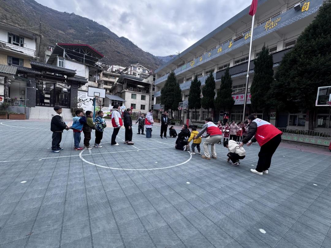 92名小朋友的特别假期!泸定县儿童成长营如何点亮孩子们的未来? 第1张 92名小朋友的特别假期!泸定县儿童成长营如何点亮孩子们的未来? 第1张