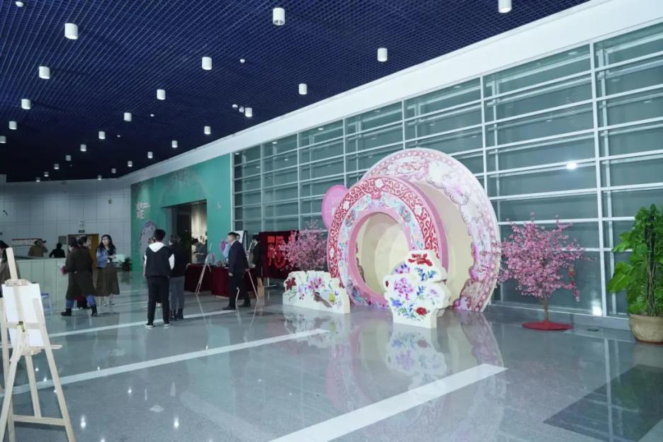 明清外销瓷花卉纹饰艺术展首次亮相东莞，130余件珍品等你来探索  第2张