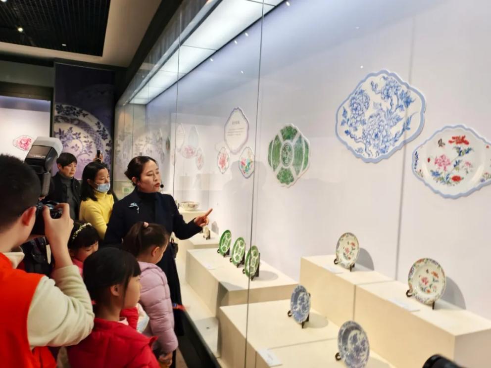 明清外销瓷花卉纹饰艺术展首次亮相东莞，130余件珍品等你来探索  第6张