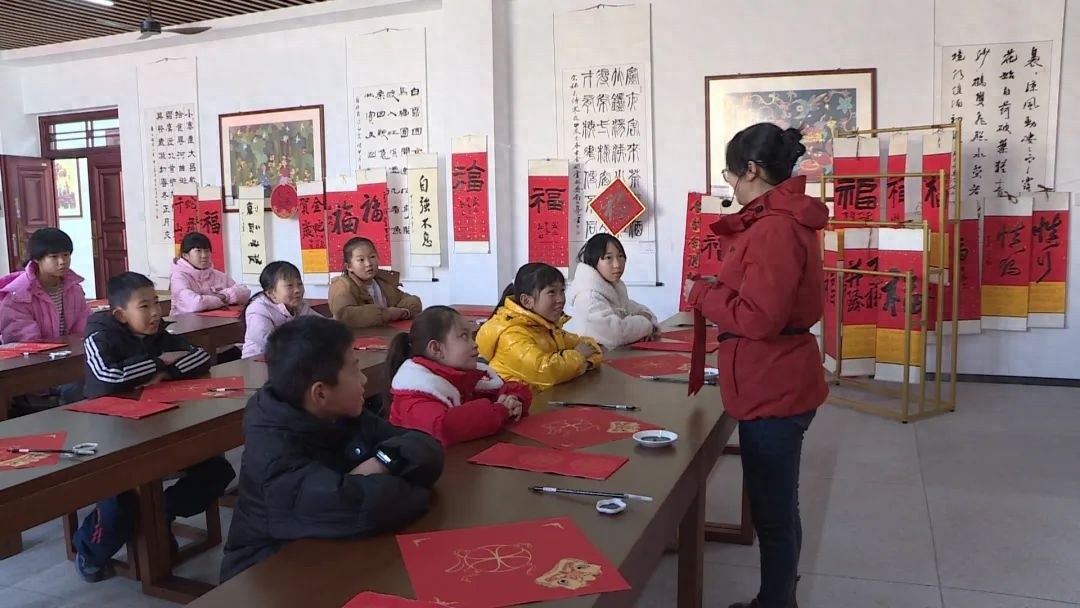 2025年岷县春节活动：青少年如何通过写福字感受浓浓年味儿？