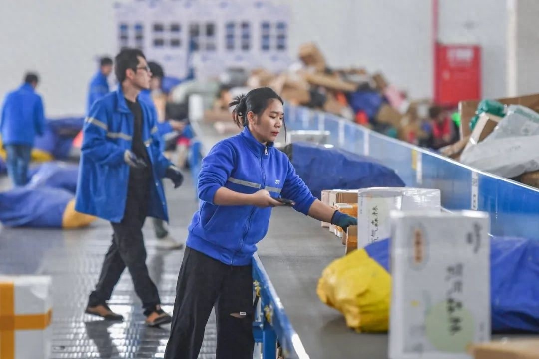 中通快递海南总部投入运营，智能分拣系统如何让快件飞速送达千家万户？