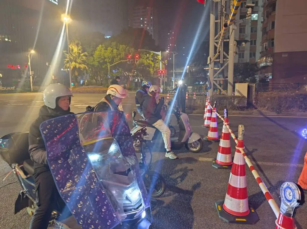 上海复兴东路隧道首次开放电动自行车通行，你的出行方式将如何改变？  第2张